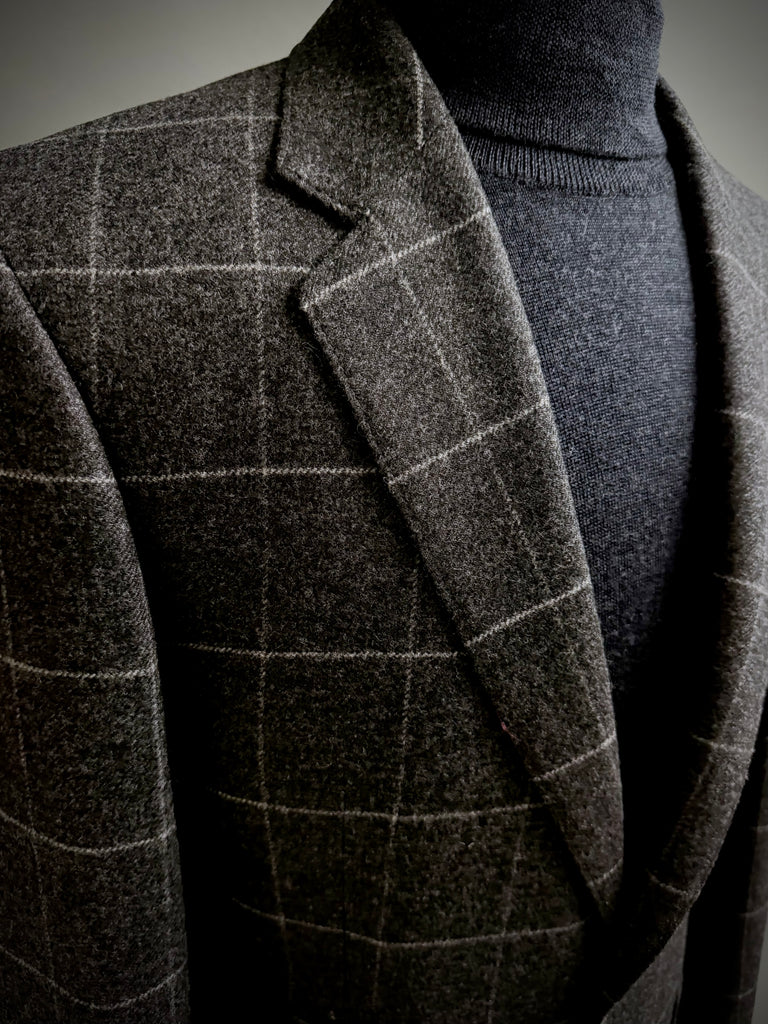 DARK GREY CHALK WINDOWPANE Lambswool/Cashmere Classic Cut Flannel Blazer.