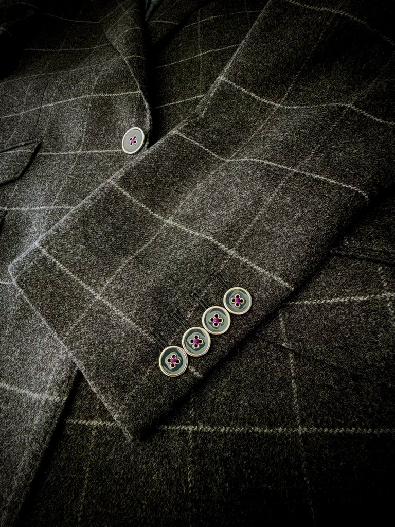 DARK GREY CHALK WINDOWPANE Lambswool/Cashmere Classic Cut Flannel Blazer.