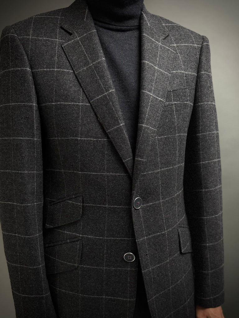 DARK GREY CHALK WINDOWPANE Lambswool/Cashmere Classic Cut Flannel Blazer.