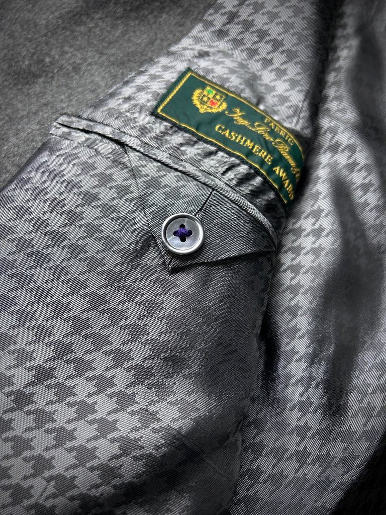 PURE CASHMERE (Ing LORO PIANA & C.) Doeskin Grey Blazer.
