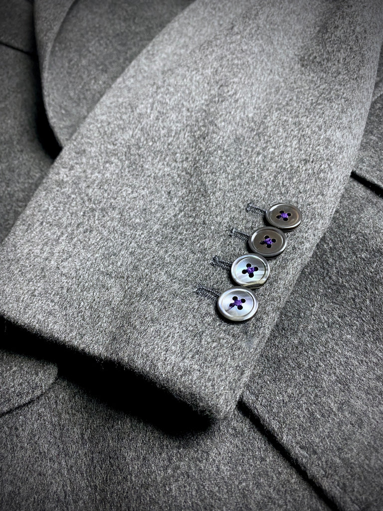 PURE CASHMERE (Ing LORO PIANA & C.) Doeskin Grey Blazer.
