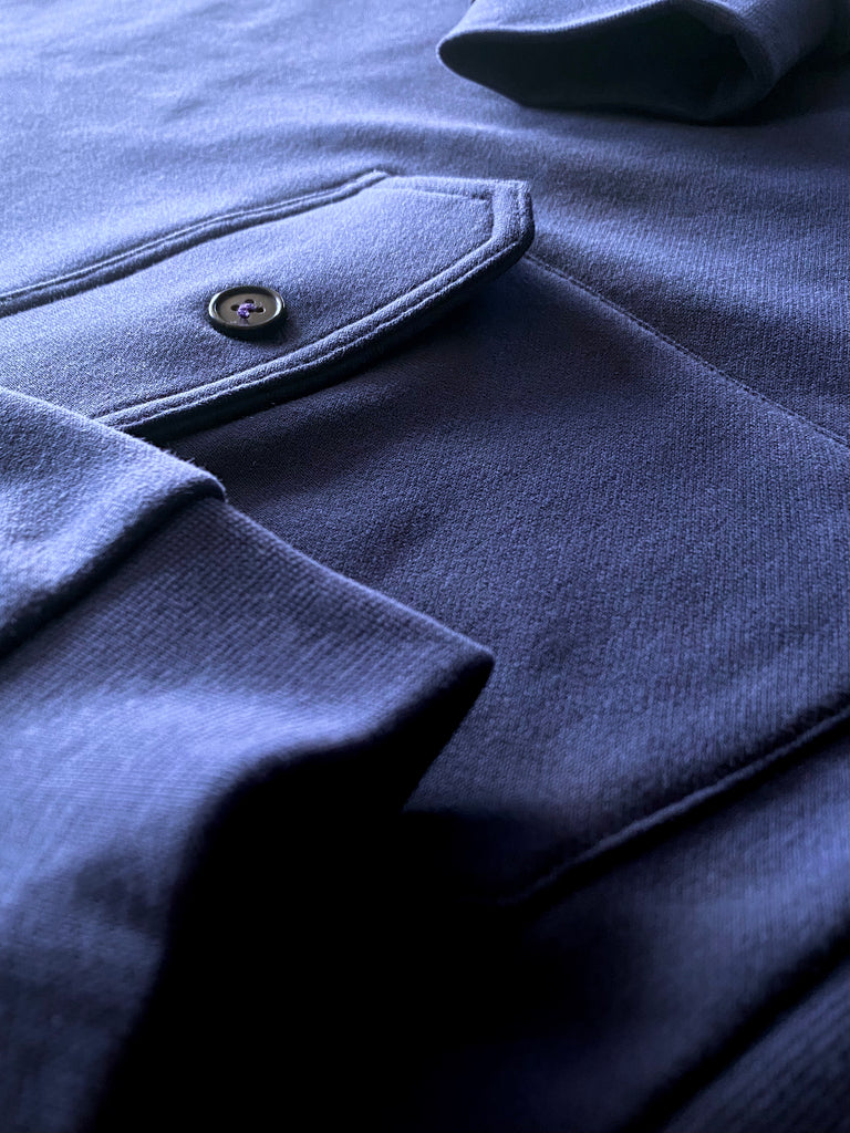 Tailored Fleece SWEATER with pocket.