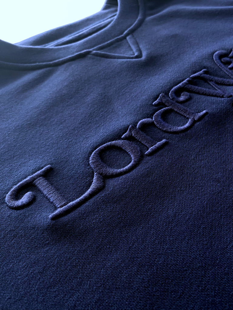 Tailored Fleece SWEATER with pocket.