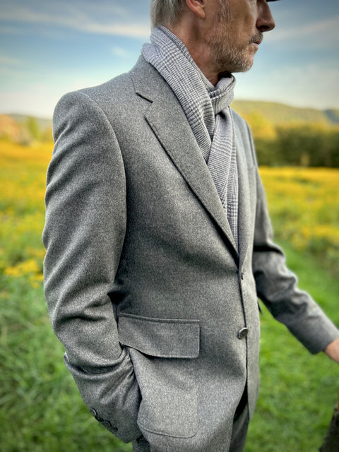 Pure Cashmere (Ing LORO PIANA & C.) Doeskin Grey Blazer.
