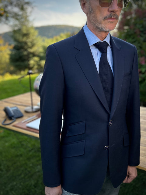 Classic Cut, Midnight Navy, Merino Wool Blazer.